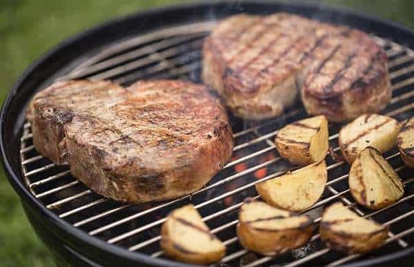 Differences & Similarities Between Weber Go-Anywhere Vs Smokey Joe Differences & Similarities Between Weber Go-Anywhere Vs Smokey Joe